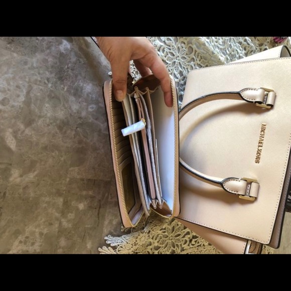 Original Michael Kors purse and wallet - Picture 5 of 8